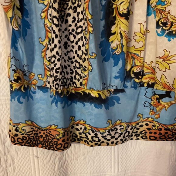 From the heart round neck wing arm open sleeve blouse. - Picture 3 of 5